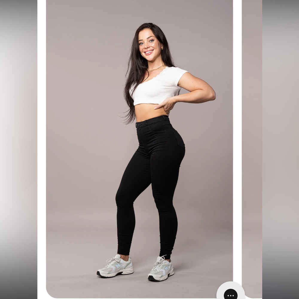 FIT JEANS - BLACK